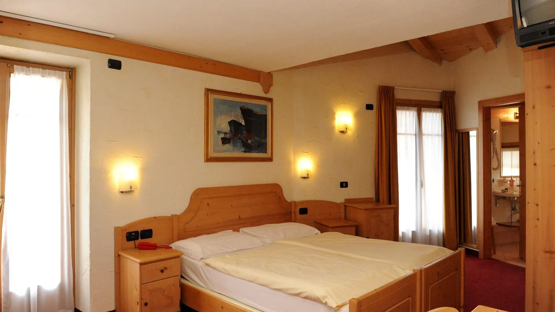 Hotel Helvetia Livigno 3*,