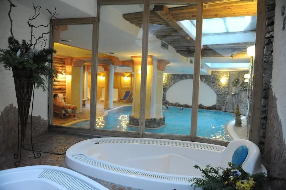Hotel Helvetia ليفينو
