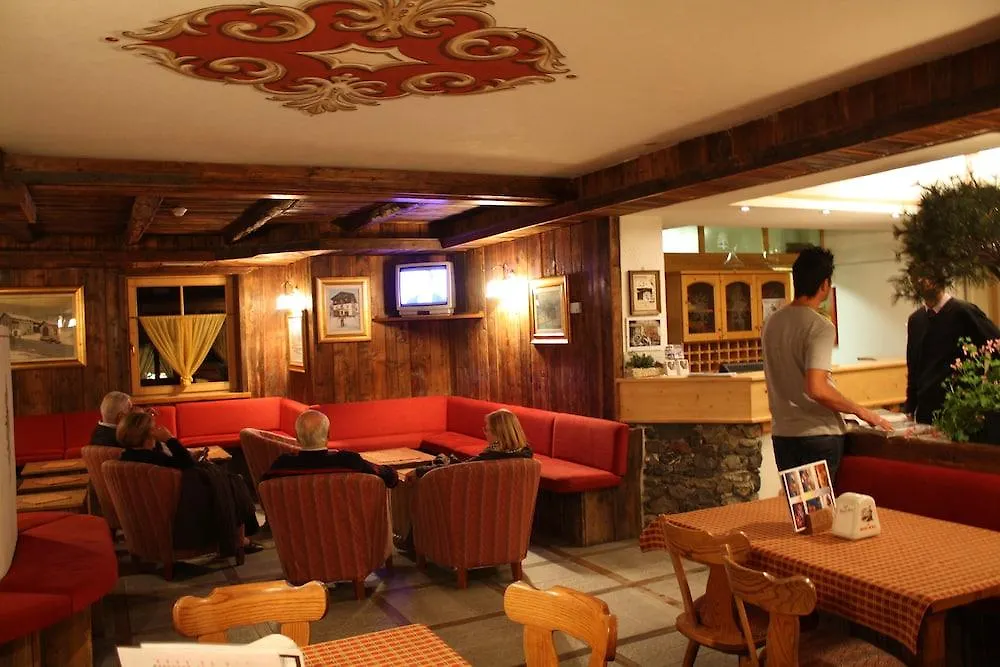 Hotel Helvetia Livigno 3*,  Italy